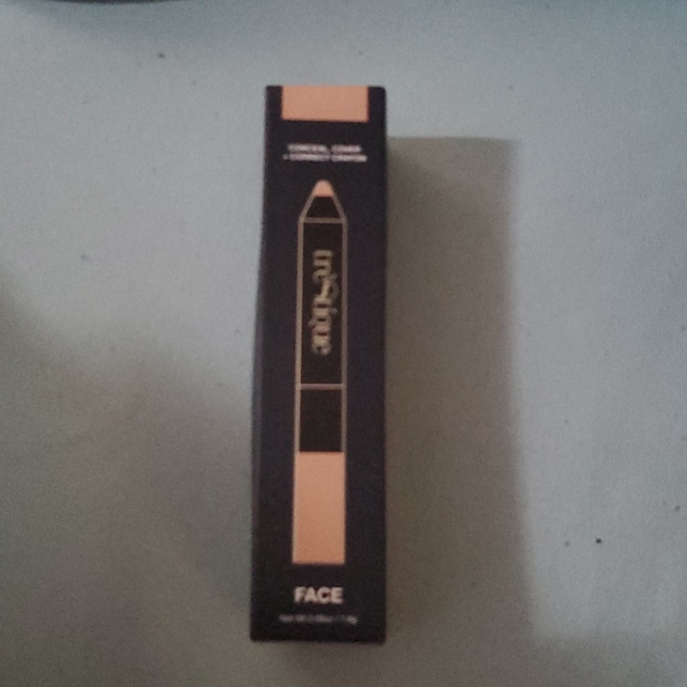 Trestique concealer and corrector